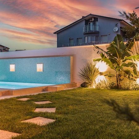Villa Elena Deluxe Mit Whirlpool Und Beheiztem Pool Am Meer Und Wunderschoenen Blick Auf Die Brijuni Inseln فاجانا المظهر الخارجي الصورة
