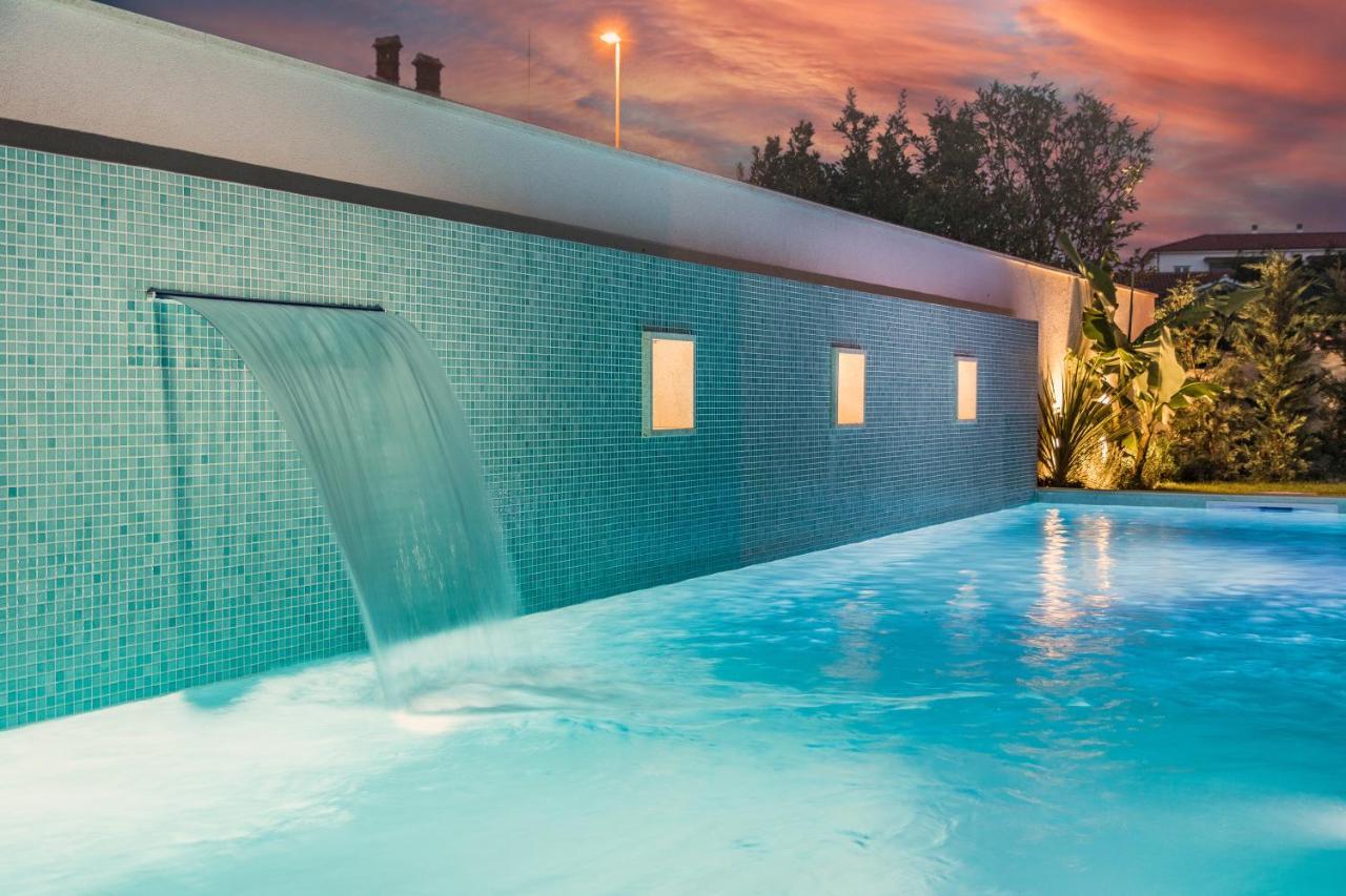 Villa Elena Deluxe Mit Whirlpool Und Beheiztem Pool Am Meer Und Wunderschoenen Blick Auf Die Brijuni Inseln فاجانا المظهر الخارجي الصورة